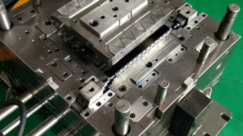 深圳塑膠模具廠，塑膠模具配件有哪些?