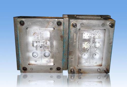 深圳塑膠模具廠，塑料模具零配件的熱處理工藝介紹